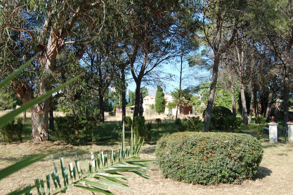 Private Villas Puerto Pollensa For Family Groups, Private Mountain Ideal For Runners, Trailers, Hikers, It Is Approximately 3 Minute Walk From The Beach الغرفة الصورة